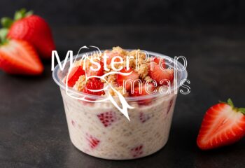 Strawberry Cheesecake Protein Overnight Oats